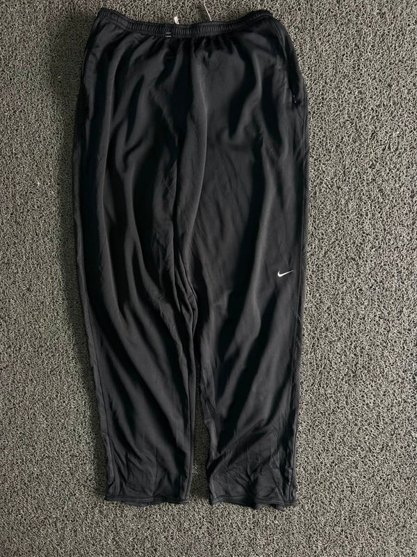 Nike Vintage Black Track Pants – Classic Swoosh Sportswear