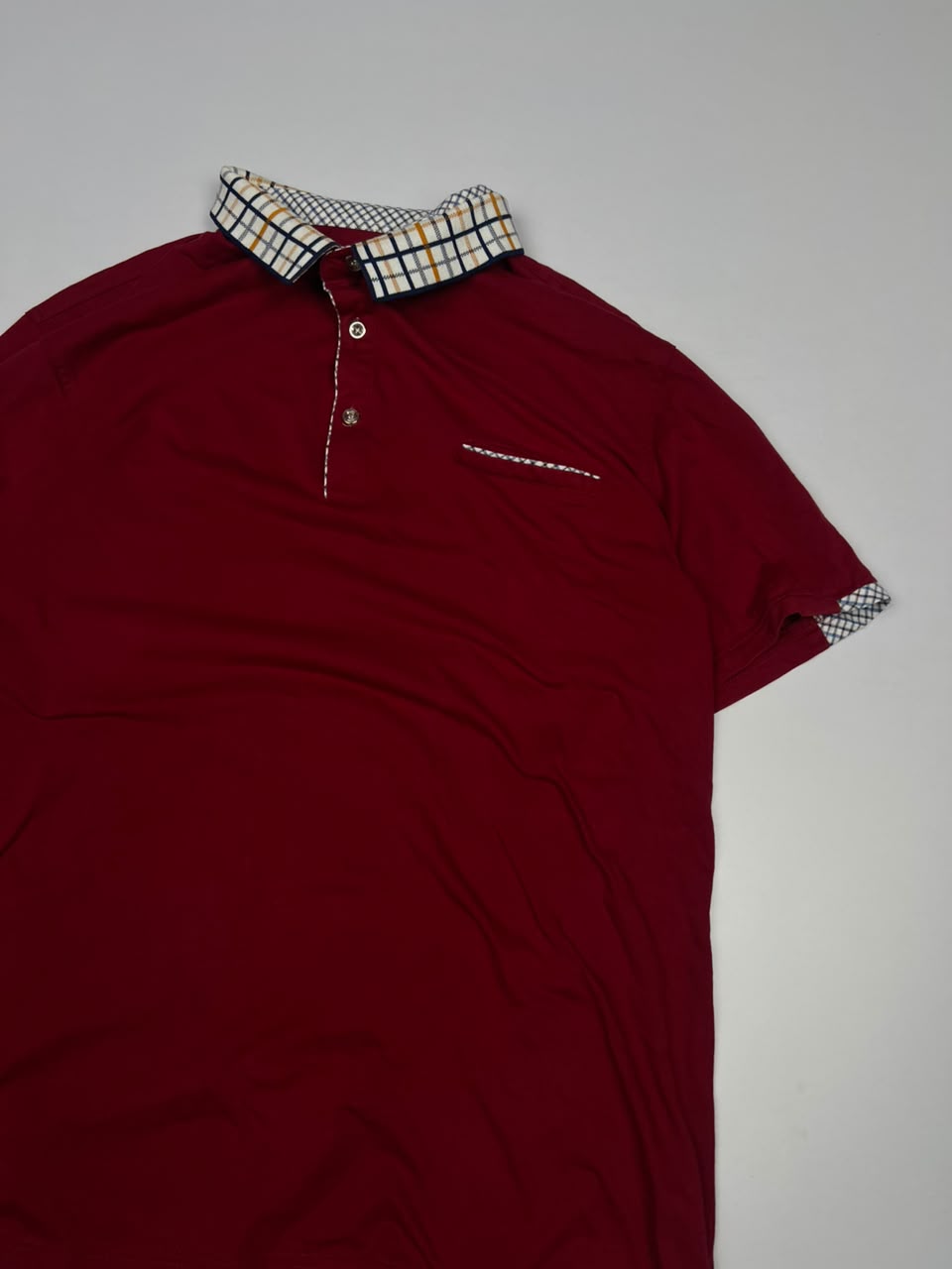 Short-Sleeve Polo T-Shirt with Checkered Collar and Cuff Details