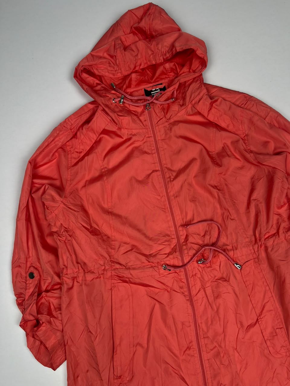 Vintage Red Hooded Zip-Up Windbreaker Jacket with Adjustable Waist – Thriftwear