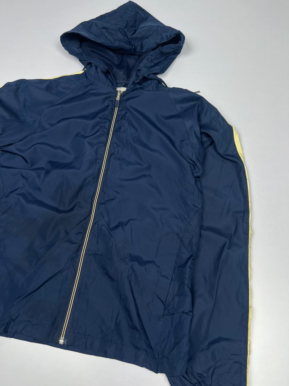 Navy Blue Hooded Windbreaker Jacket with Yellow Contrast Side Stripes – Vintage Sportswear Jacket