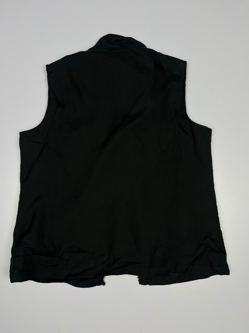 Vintage Black Sleeveless Zip-Up Utility Vest with Studded Trim and Contrast Zipper Pockets ⚠️ No Zip