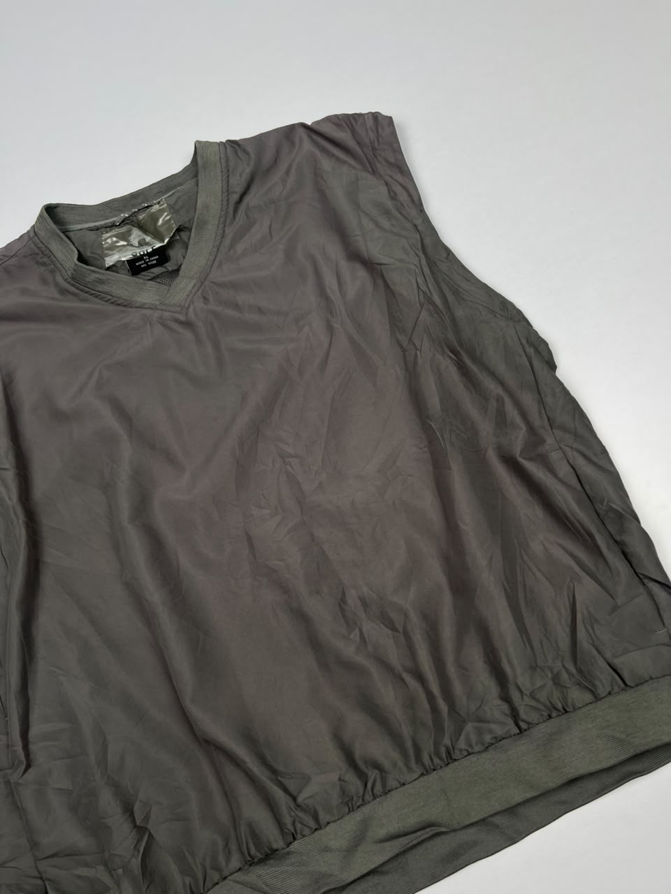 Vintage Sleeveless V-Neck Windbreaker Jacket