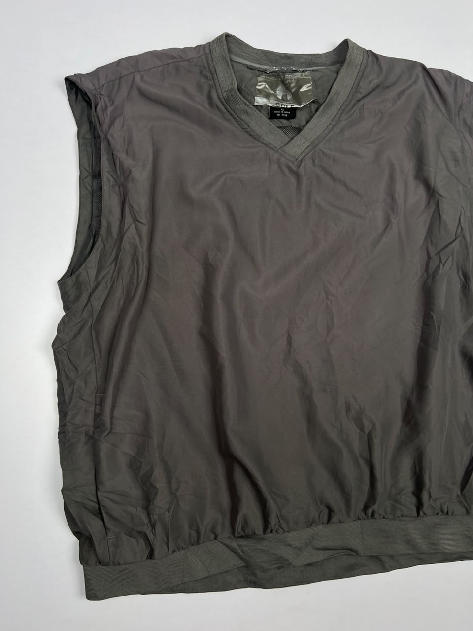 Vintage Sleeveless V-Neck Windbreaker Jacket