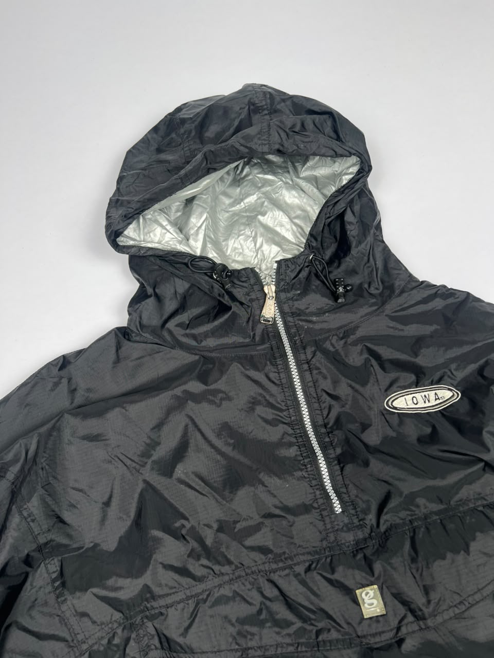 Vintage Black Pullover Anorak Windbreaker Jacket with Silver Lining – Thriftwear