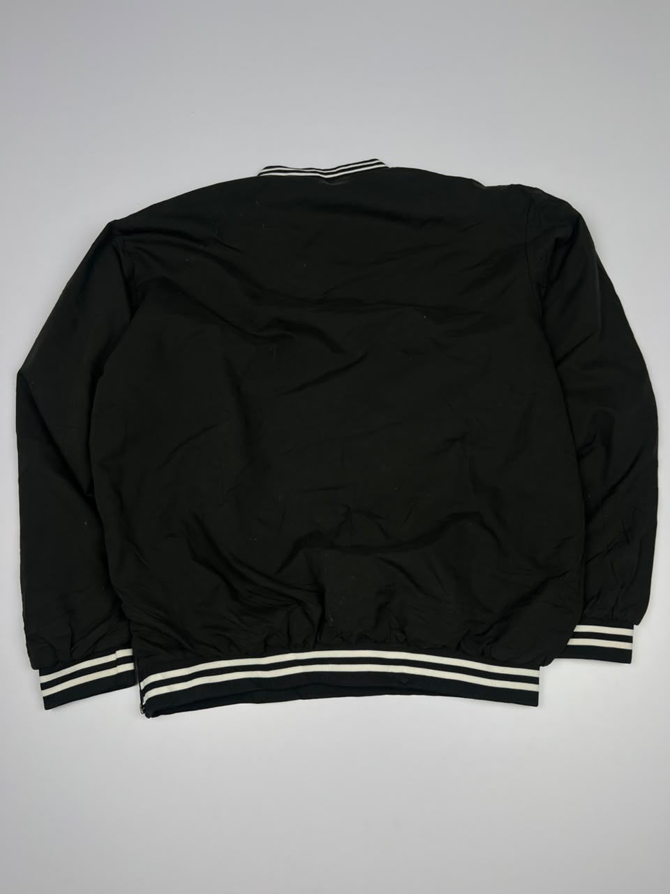 V-Neck Windshirt Pullover Jacket with Ribbed Contrast Collar & Hem
