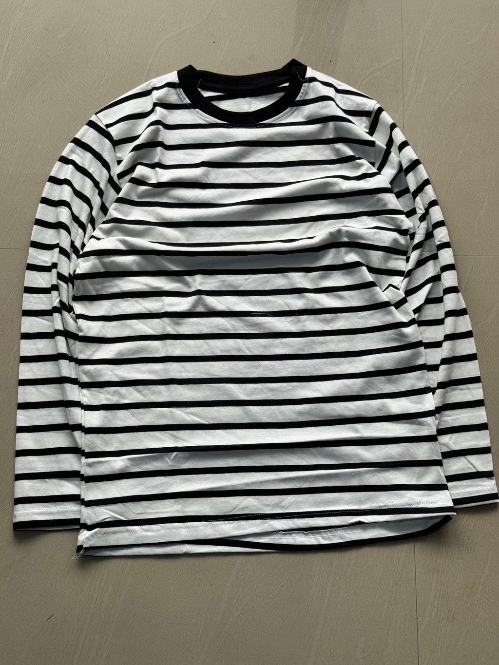 Minimal Black Striped Full Sleeve Tees