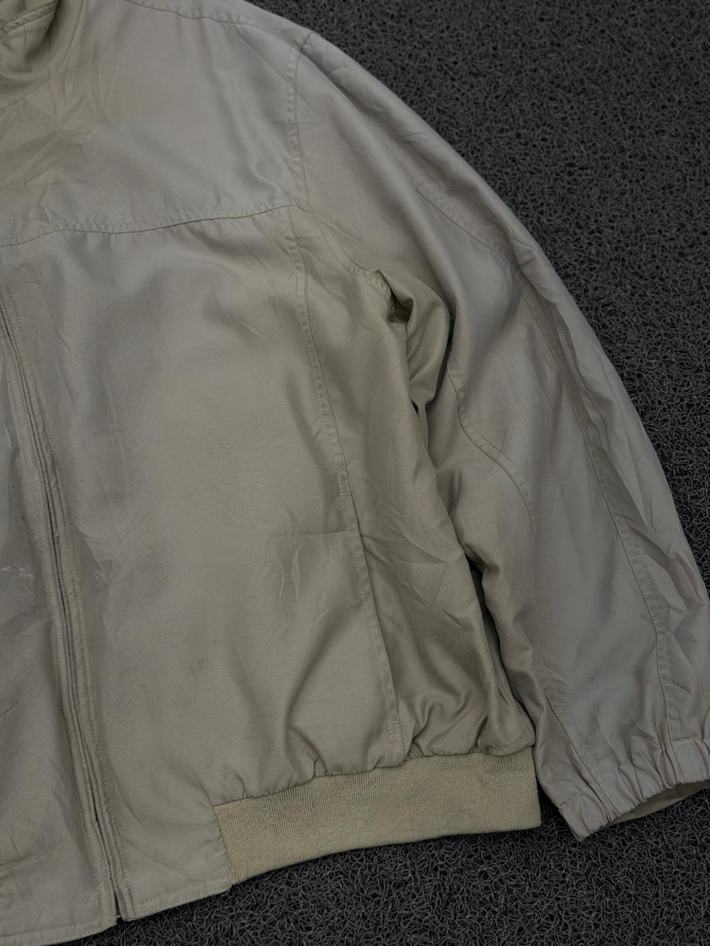 Vintage Beige Lightweight Zip-Up Jacket
