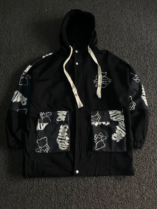 Black Graphic Hooded Utility Jacket – Oversized Streetwear Windbreaker with Multi Pocket Design ⚠️ No Zip