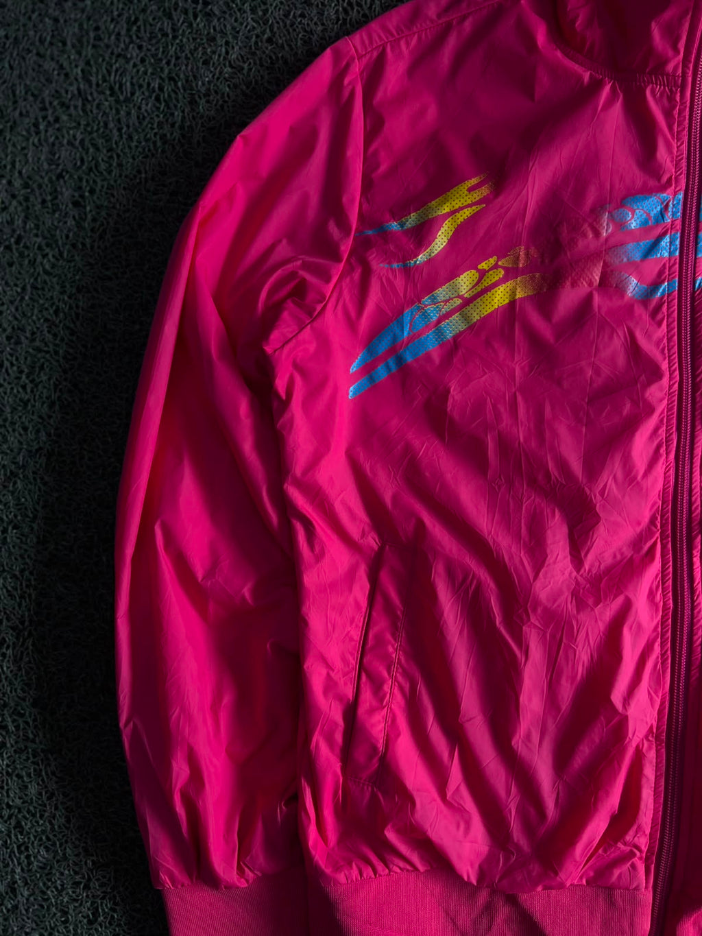 Vintage Athlétic Neon Pink Full Zip Track Jacket – Retro 90s Windbreaker Sportswear