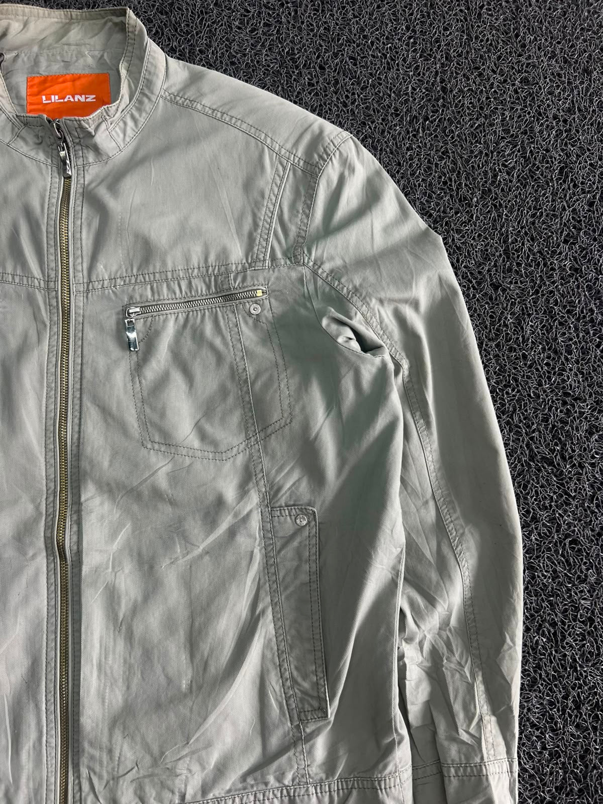 Full Zip Utility Jacket – Casual Lightweight Stand Collar Coat ⚠️ Small Stain
