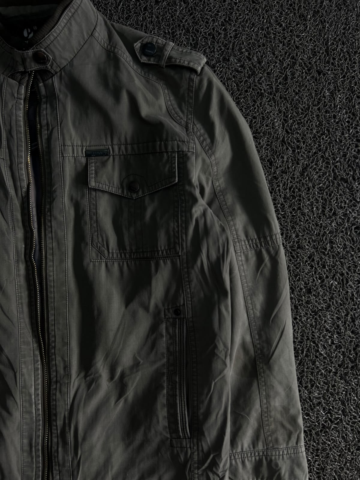 Military Style Zip-Up Utility Jacket – Multiple Pocket Casual Outerwear ⚠️ No Zip