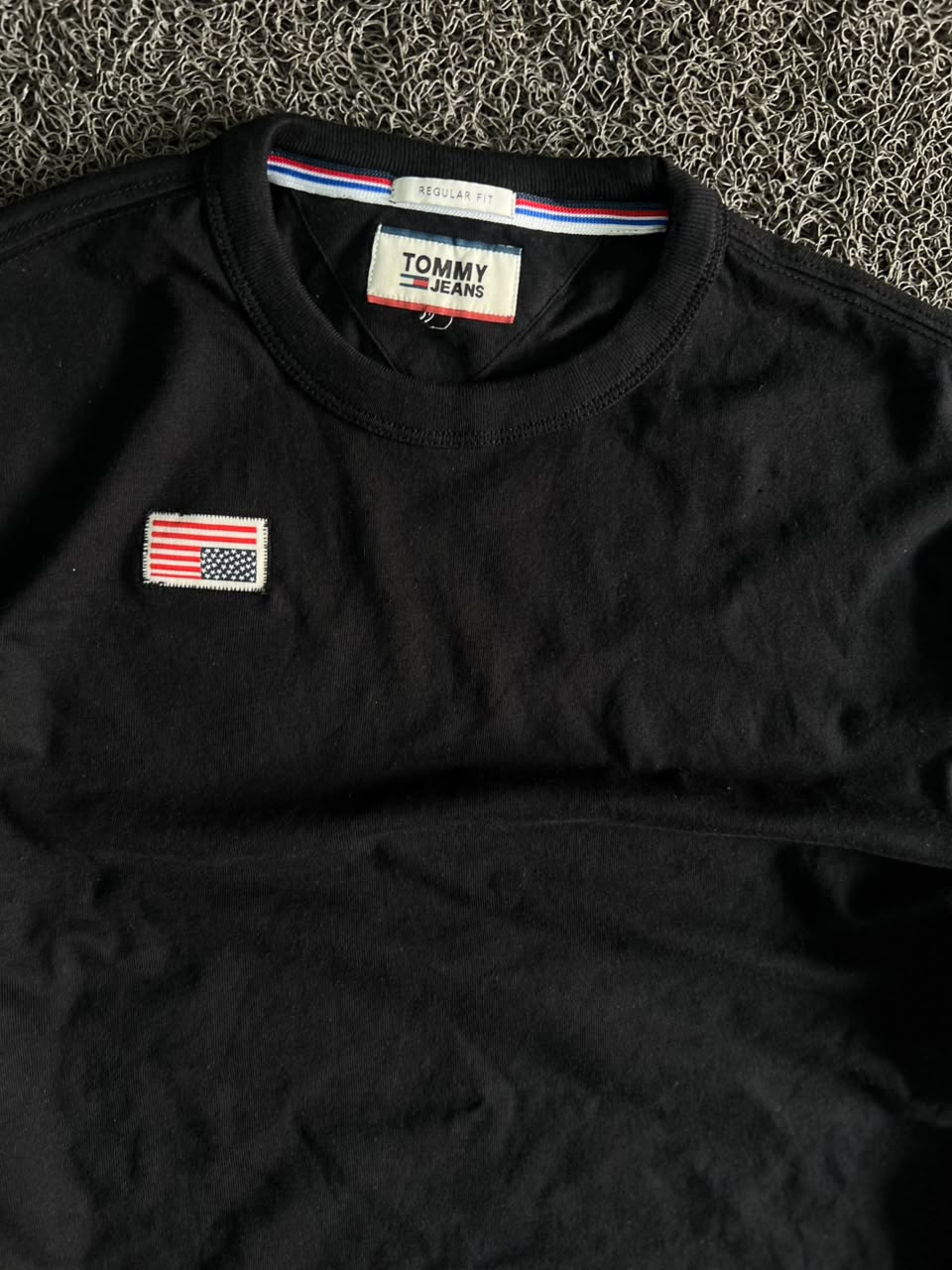 Tommy Jeans Black Long Sleeve Logo T-Shirt – Sleeve Print Crew Neck Casual Tee