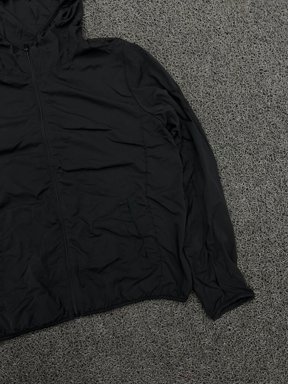 Black Lightweight Hooded Windbreaker Jacket – Full Zip Minimalist Outerwear