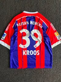 Bayern Munich Toni Kroos #39 Football Five Sleeve Jersey