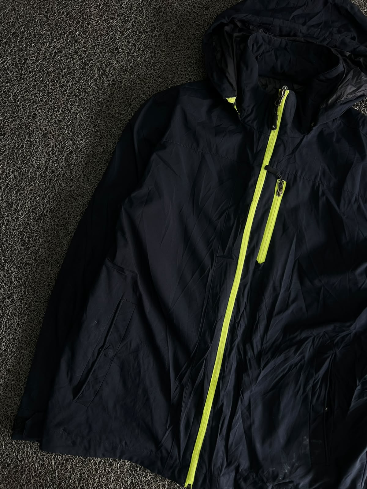 Vintage Hooded Windbreaker Jacket with Neon Green Zipper – Thriftwear