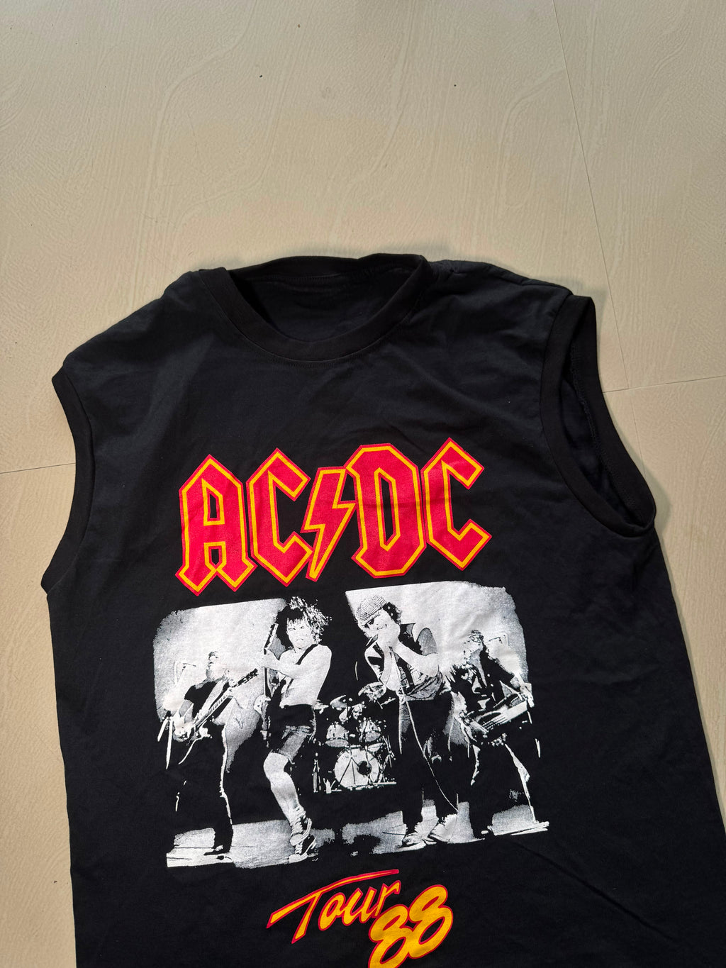 AC/DC Tour '83 Vintage Sleeveless Graphic T-Shirt – Black