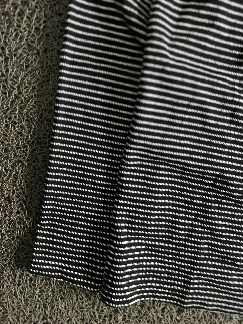 Fine-Striped Long-Sleeve T-Shirt – Casual Basic Style