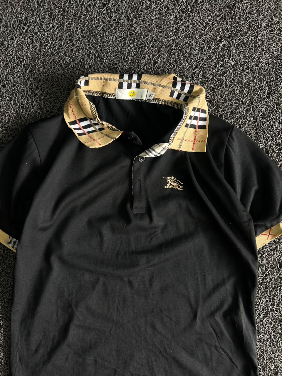 Vintage Burberry Nova Check Collar Polo T-Shirt – Classic Embroidered Logo | Unisex