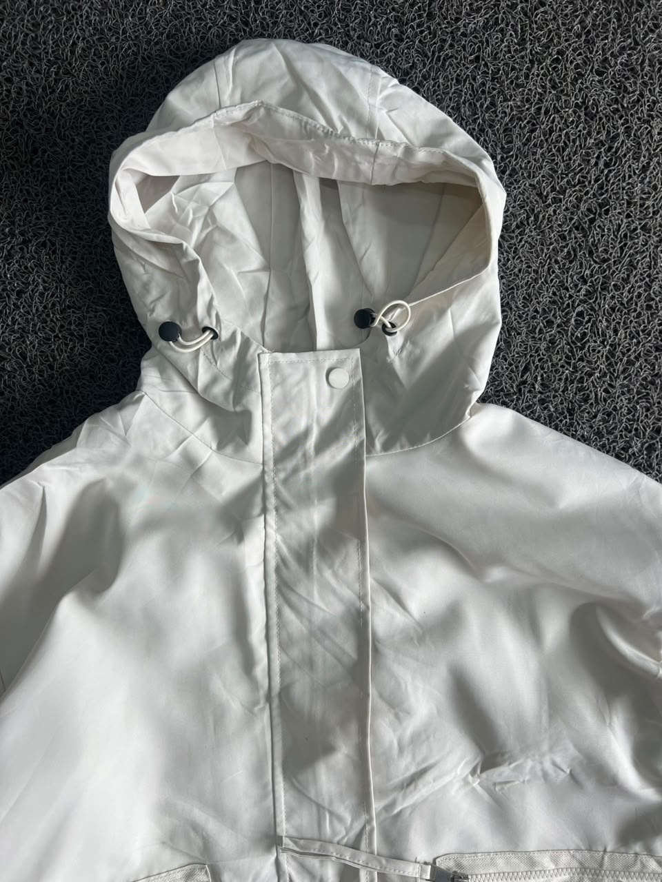 Lightweight White Hooded Streetwear Jacket