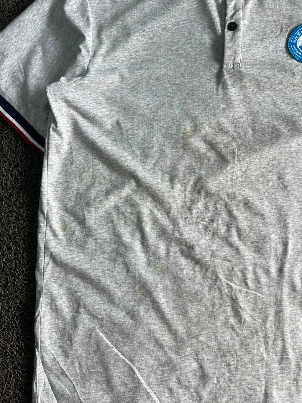 Grey Contrast Collar Polo T-Shirt – Classic Casual Tee ⚠️ Small Stain