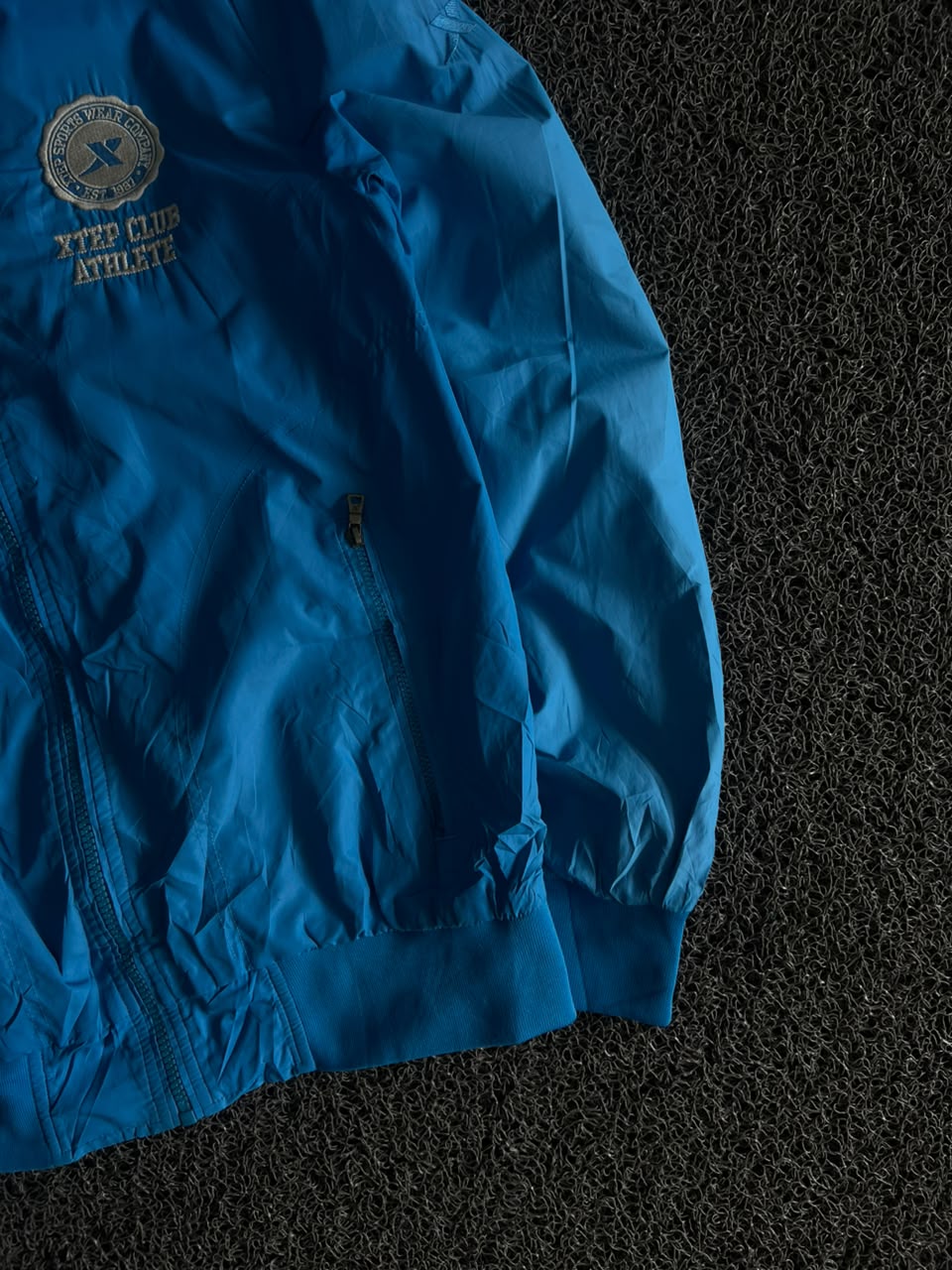 XTEP Club Athlete Blue Lightweight Zip Windbreaker Jacket
