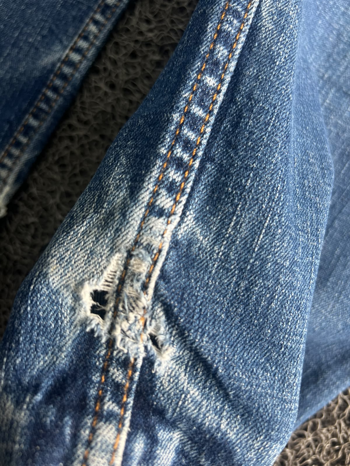 Vintage Blue Wash Straight Fit Denim Jeans ⚠️ Small Damage