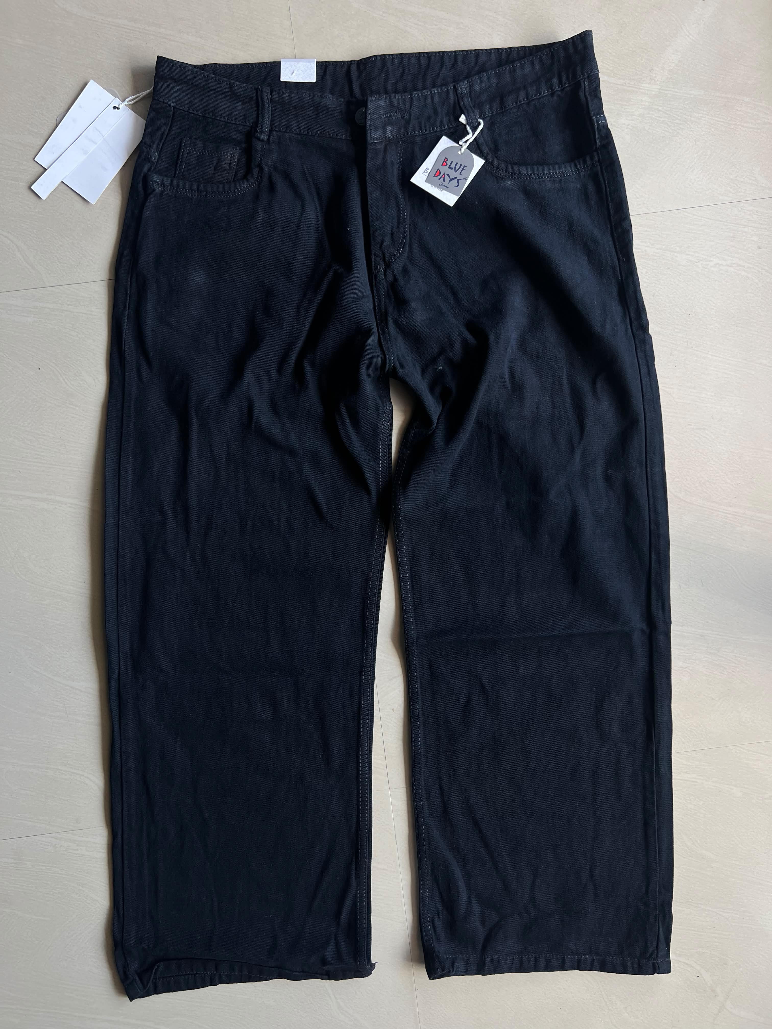 Vintage Black Denim Jeans – Relaxed Straight Fit