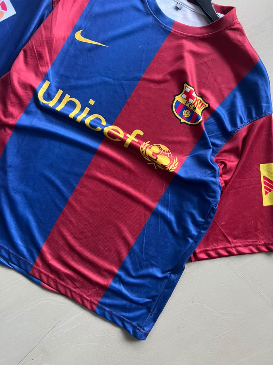 Lionel Messi #19 Retro FC Barcelona Home Football Jersey
