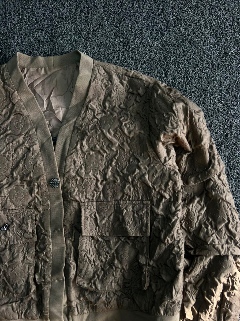 Vintage Crinkle Textured Utility Jacket – Beige | ⚠️  No Front Buttons | Dual Pocket Design