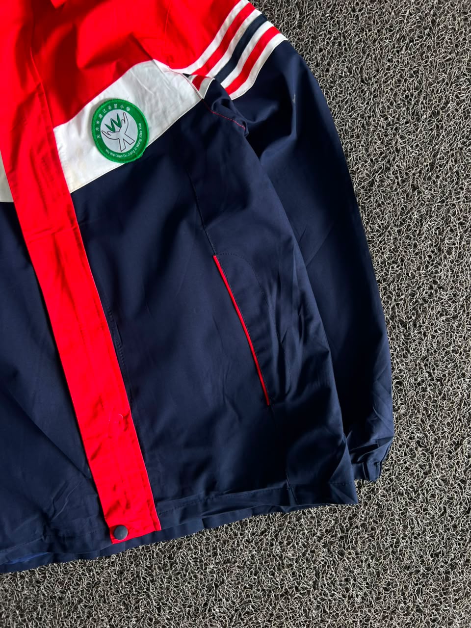 Men's Color Block Hooded Windbreaker Jacket – Red & Navy Lightweight Outdoor Full-Zip Coat