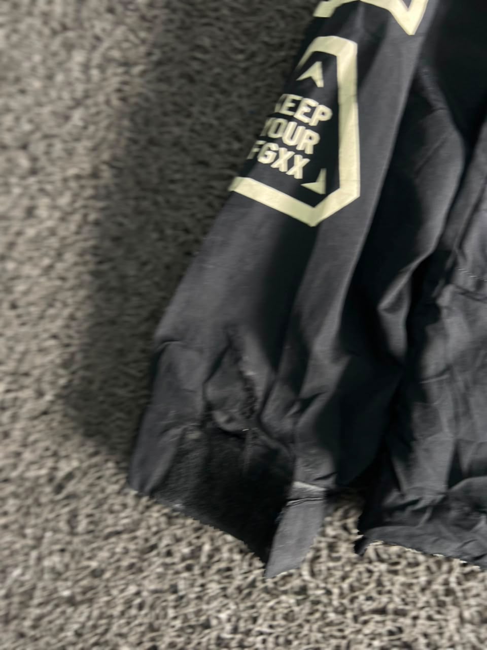 Hooded Graphic Windbreaker Jacket – Lightweight Zip-Up Outdoor Jacket ⚠️ Small Scratch