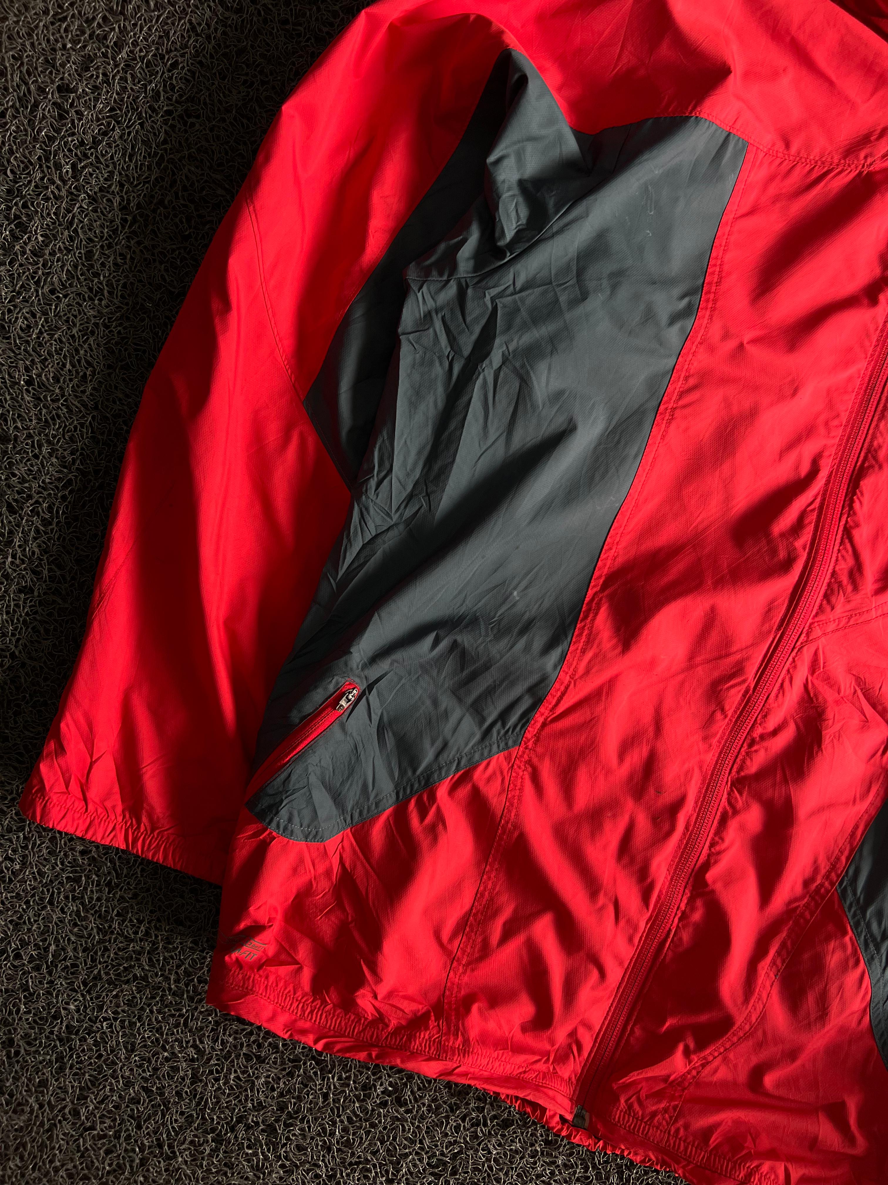 Nike ACG Lightweight Hooded Windbreaker Jacket