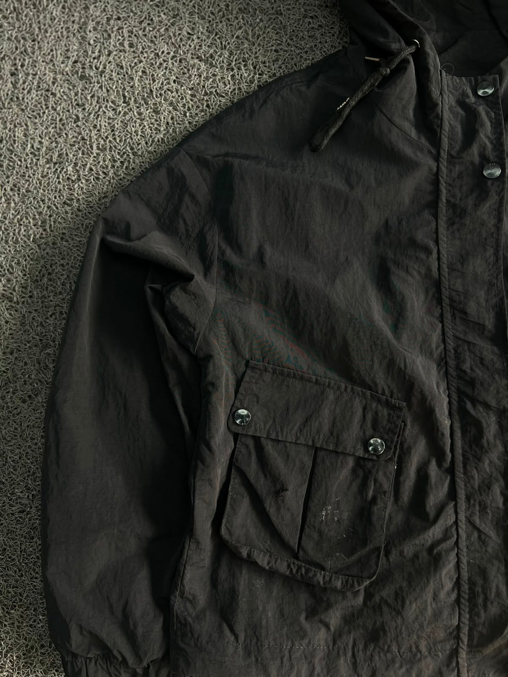 Black Hooded Utility Jacket – Lightweight Zip-Up Windbreaker | Small Pocket Damage ⚠️