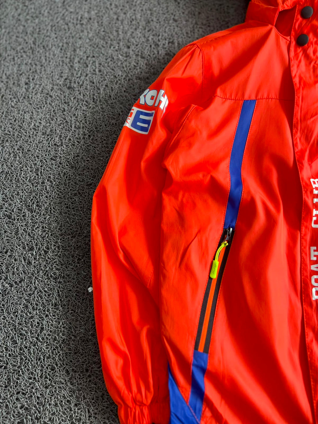 Red & Blue Hooded Windbreaker Jacket – Lightweight Outdoor Shell