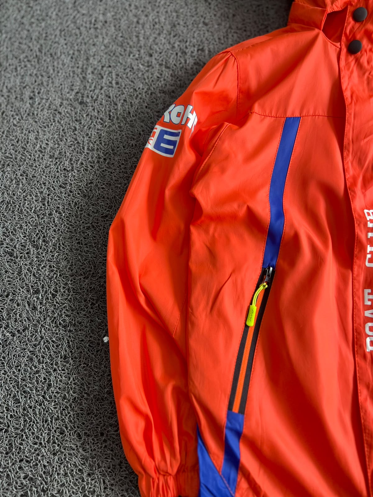Red & Blue Hooded Windbreaker Jacket – Lightweight Outdoor Shell