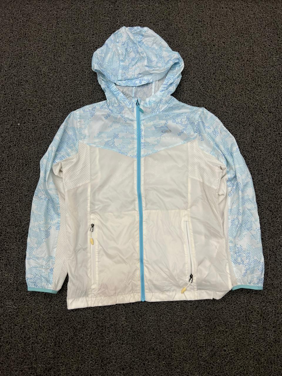 Nike Lightweight Hooded Windbreaker Jacket – Full Zip Sports Jacket