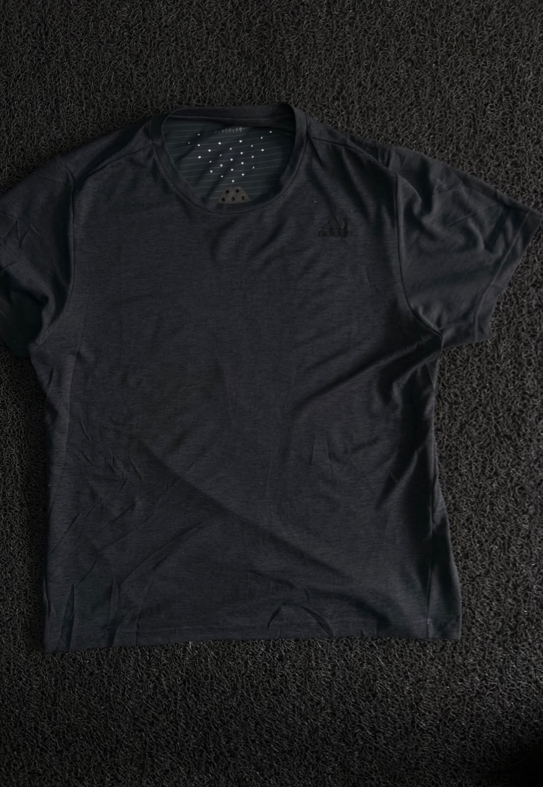 Adidas Performance T-Shirt with Subtle Logo – Athletic Tee