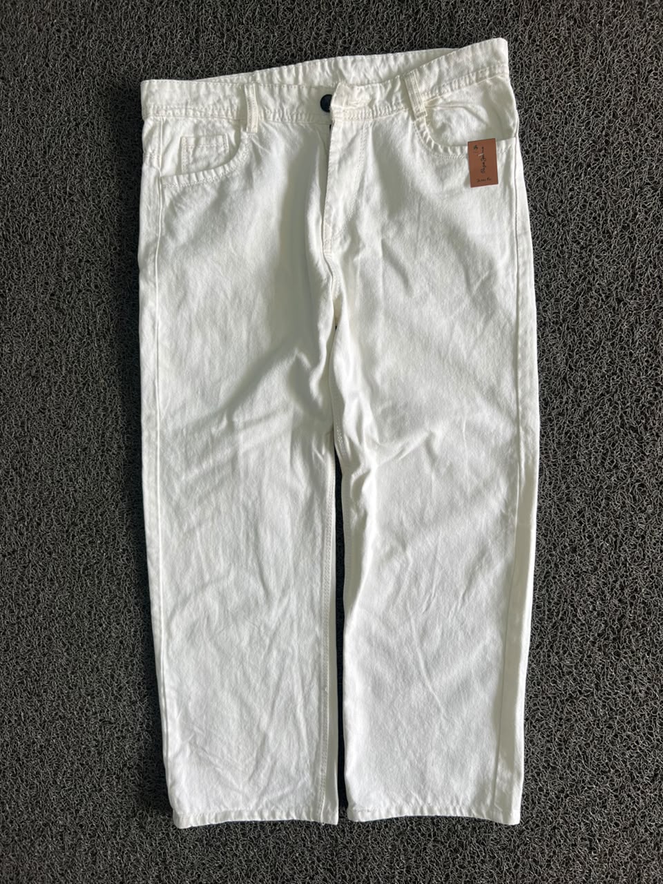 White Straight Fit Denim Jeans – High-Waist Casual Full-Length Pants