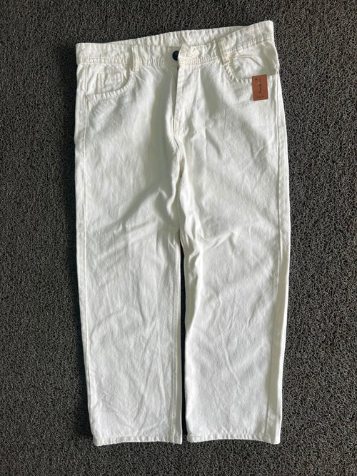 White Straight Fit Denim Jeans – High-Waist Casual Full-Length Pants