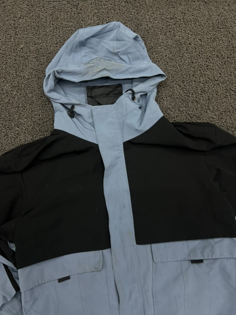 Color Block Hooded Utility Windbreaker Jacket – Light Blue & Black ⚠️ Minor Stains