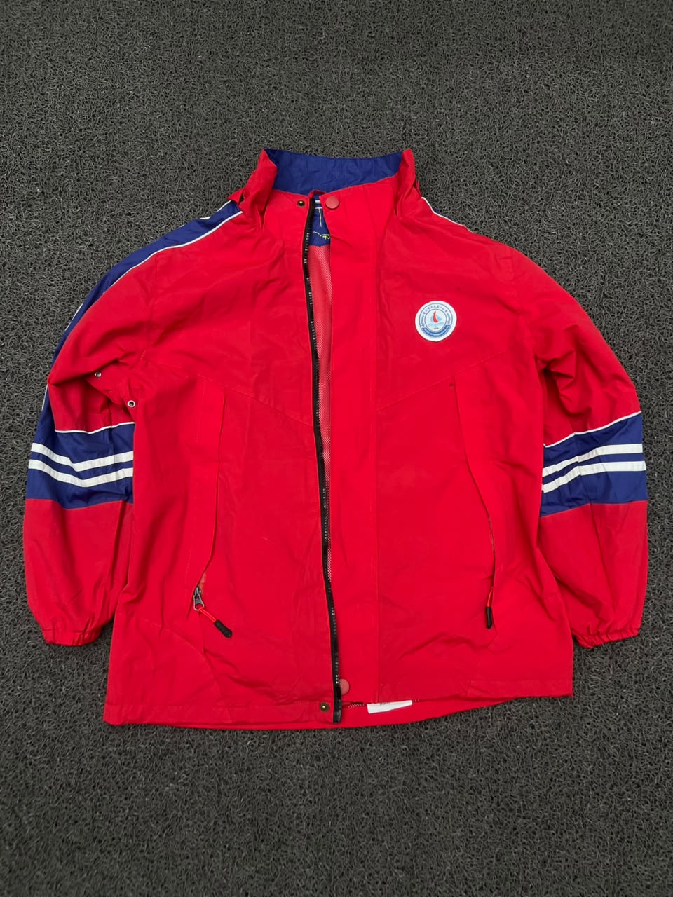 Red Sailing Windbreaker Jacket | Waterproof Full-Zip Retro Outdoor Coat | No Zip⚠️