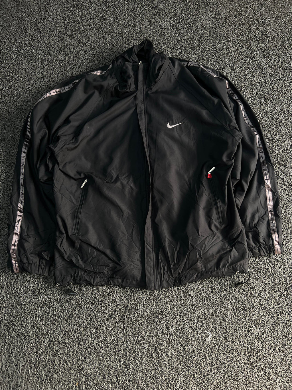 Nike Black Reflective Stripe Lightweight Windbreaker Jacket – Full Zip Sports Track Jacket