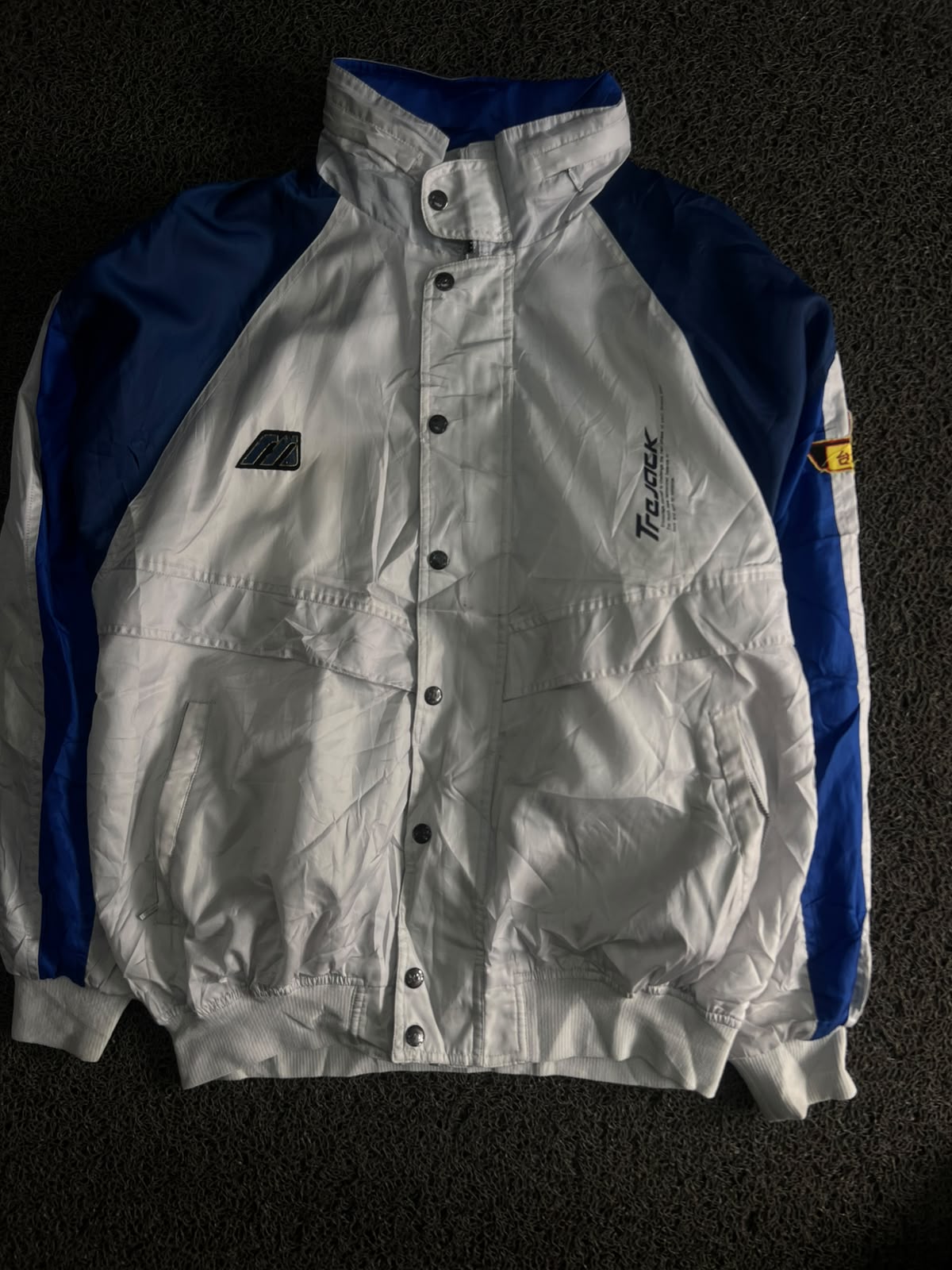 Lightweight Utility Jacket with Button Closure & Front Pockets