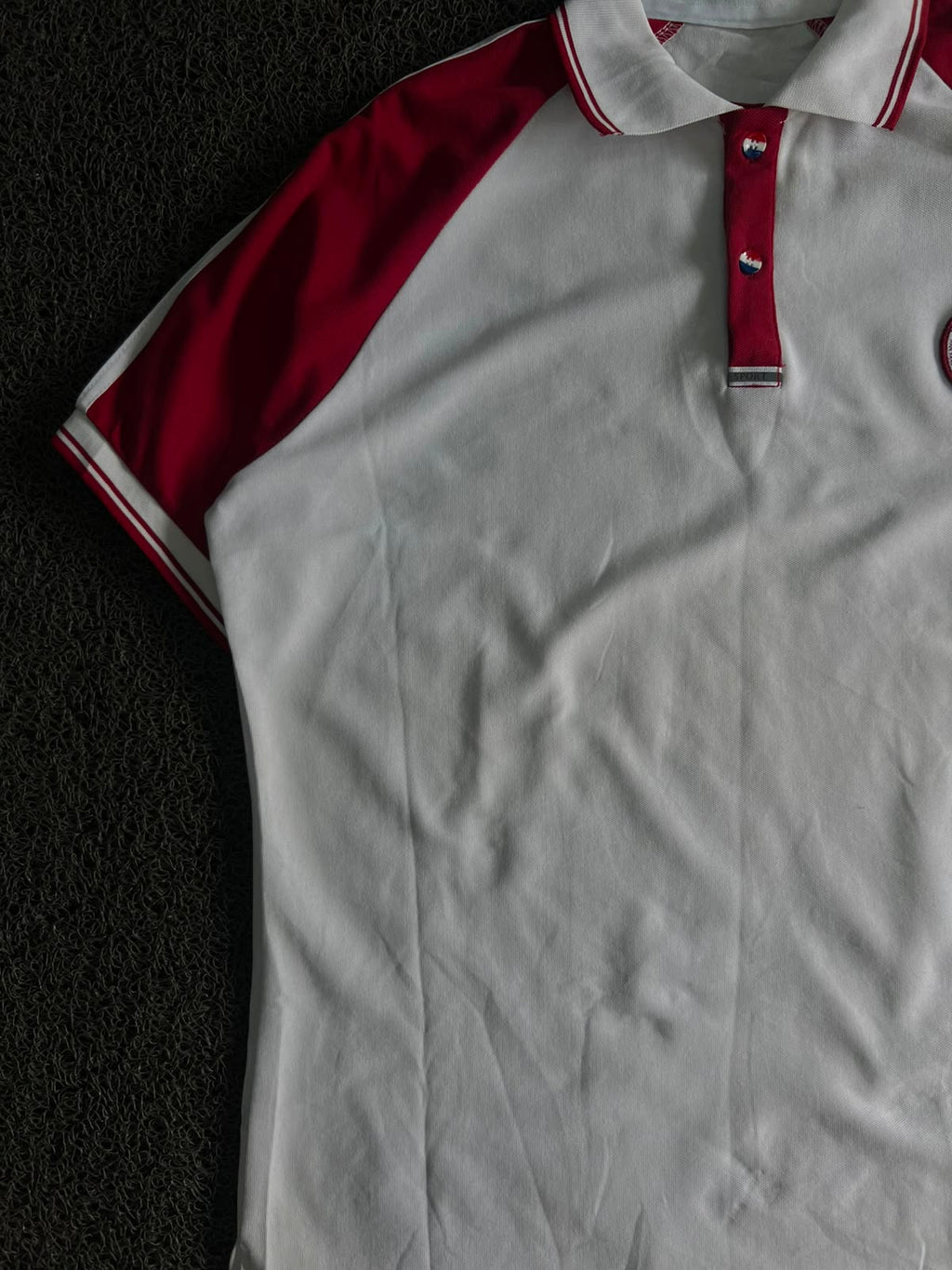 Vintage White & Red Raglan Polo T-Shirt | Classic Contrast Sleeve Polo