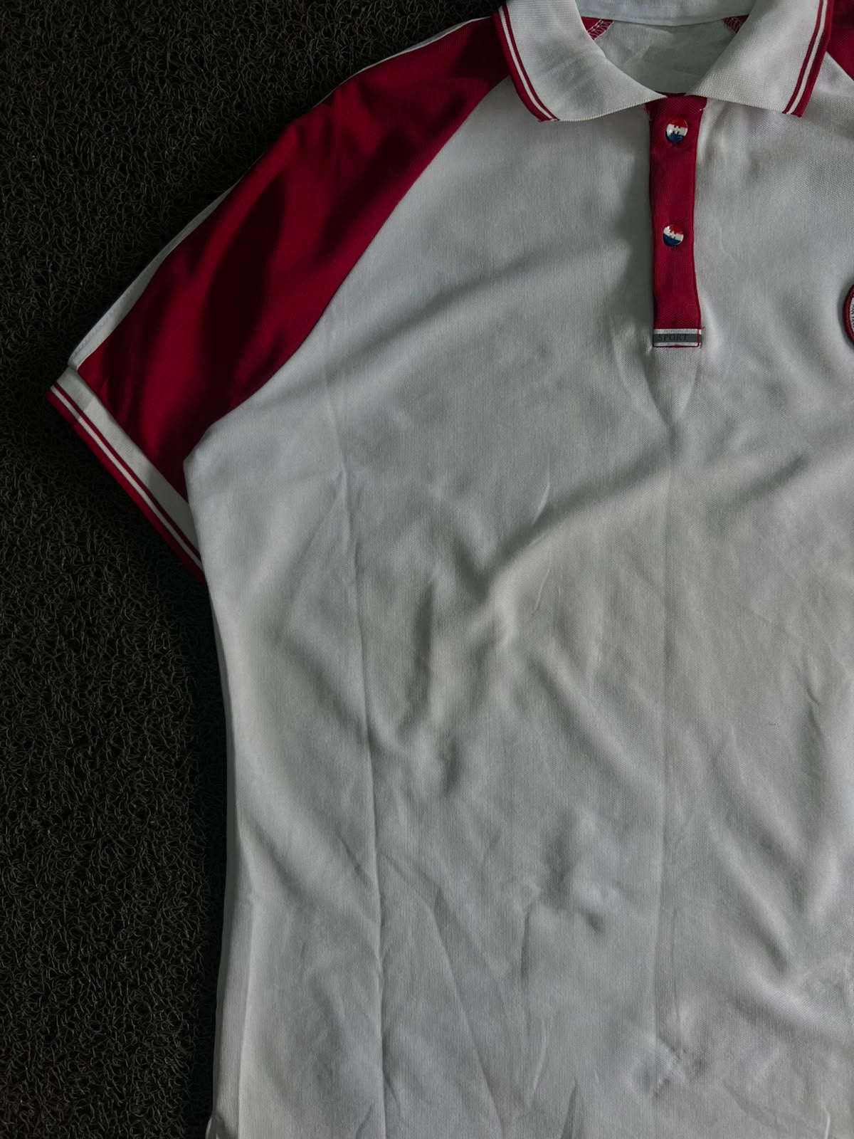 Vintage White & Red Raglan Polo T-Shirt | Classic Contrast Sleeve Polo