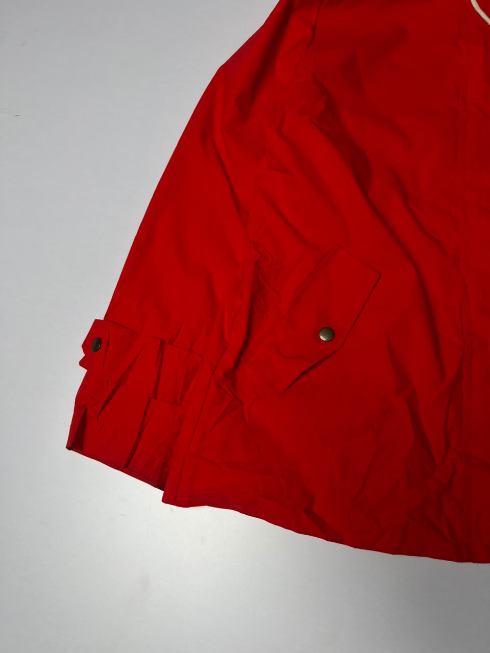 Vintage Red Hooded Utility Jacket with Drawstring Hood and Snap Buttons