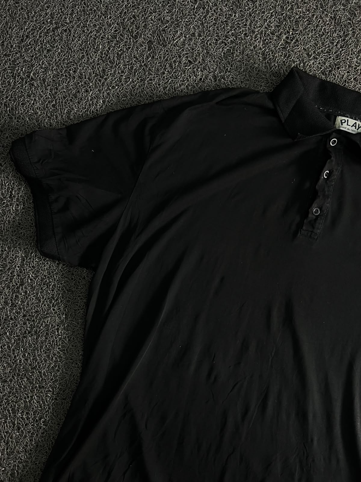 Polo T-Shirt with Red Heart Log – Vintage Streetwear Style ⚠️ Small Damage