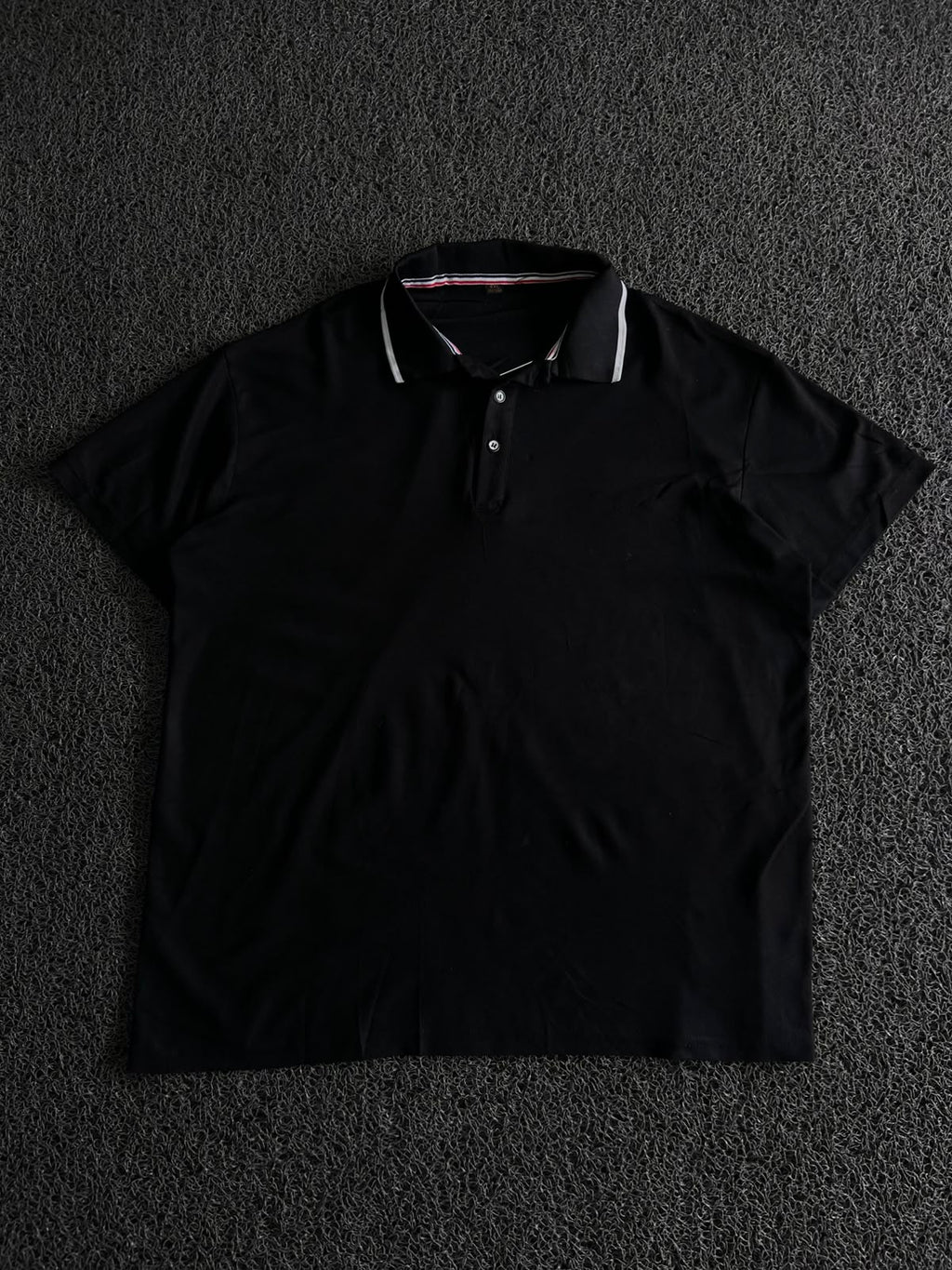 Vintage Black Polo T-Shirt with Contrast Collar | Classic Casual Fit
