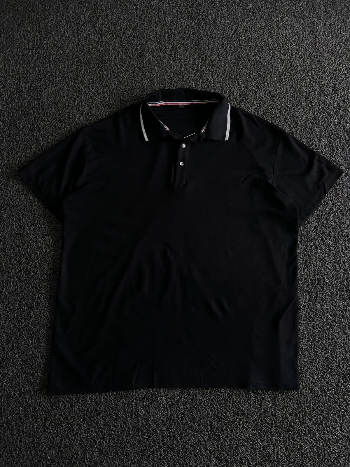 Vintage Black Polo T-Shirt with Contrast Collar | Classic Casual Fit