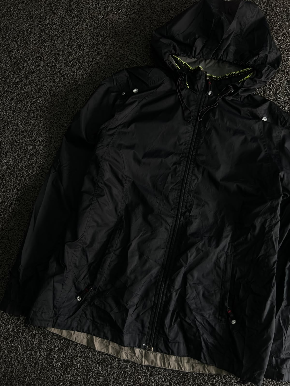 Vintage Hooded Lightweight Windbreaker Jacket with Zip Front & Drawstring Hood